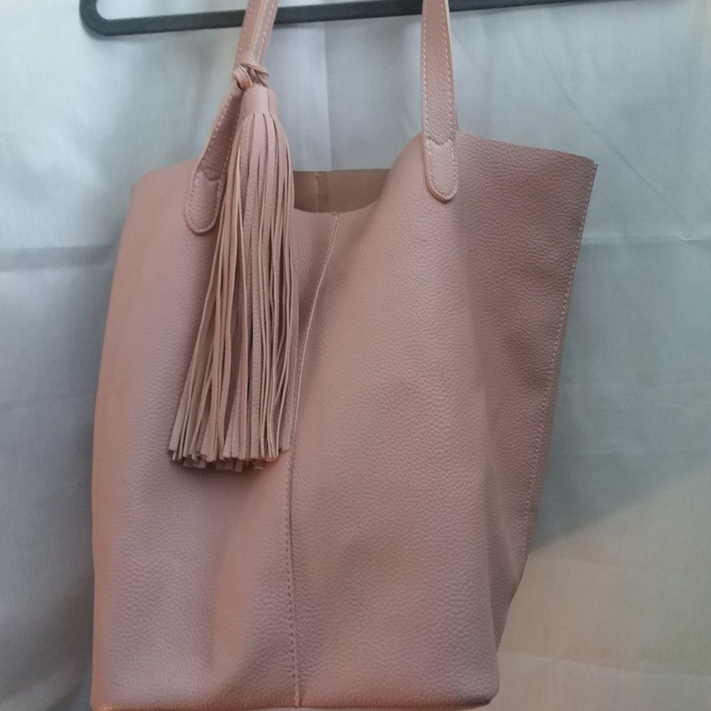 Woman totes all leather peach pinky color